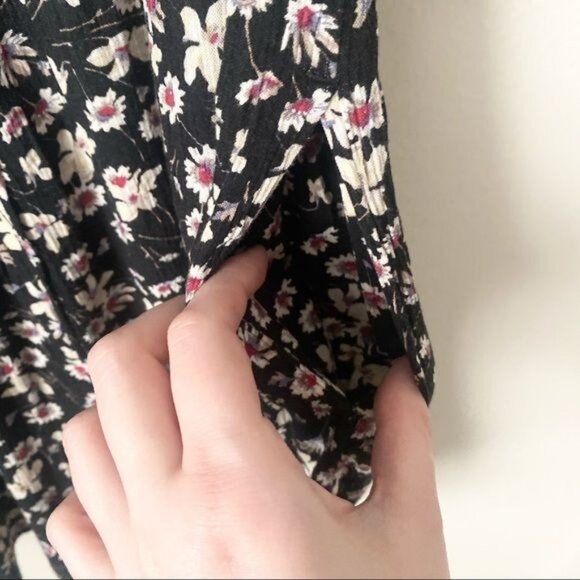 NWT American Eagle Floral Lace Up V-Neck Front Open Back Sleeveless Romper - Picture 6 of 13